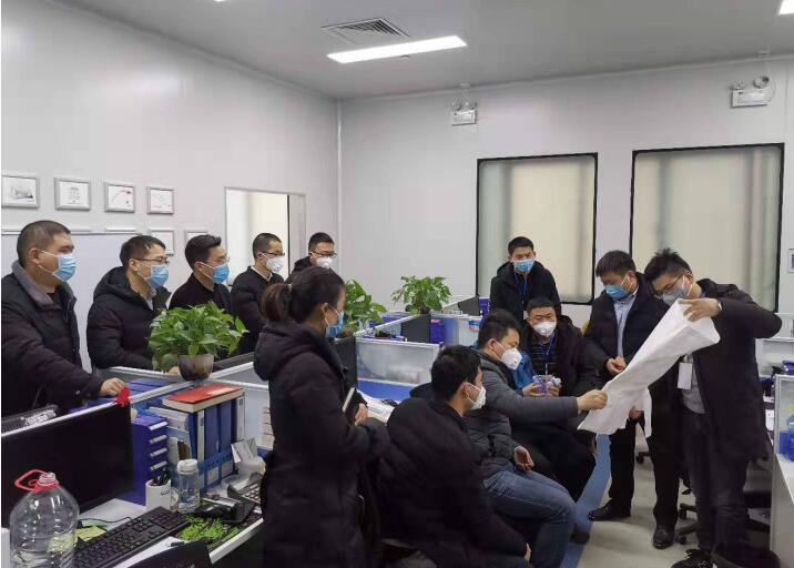 河南長垣:醫(yī)護(hù)人員有福了 新型頭罩不再產(chǎn)生勒痕