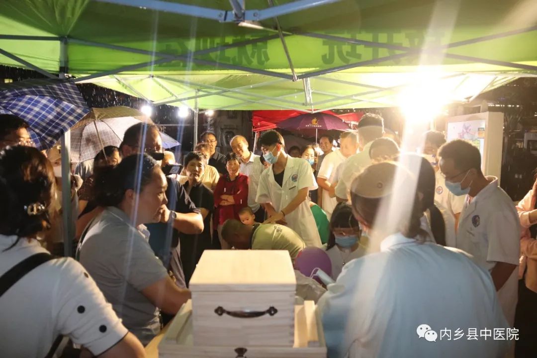 中醫(yī)藥文化夜市，點(diǎn)燃健康的激情