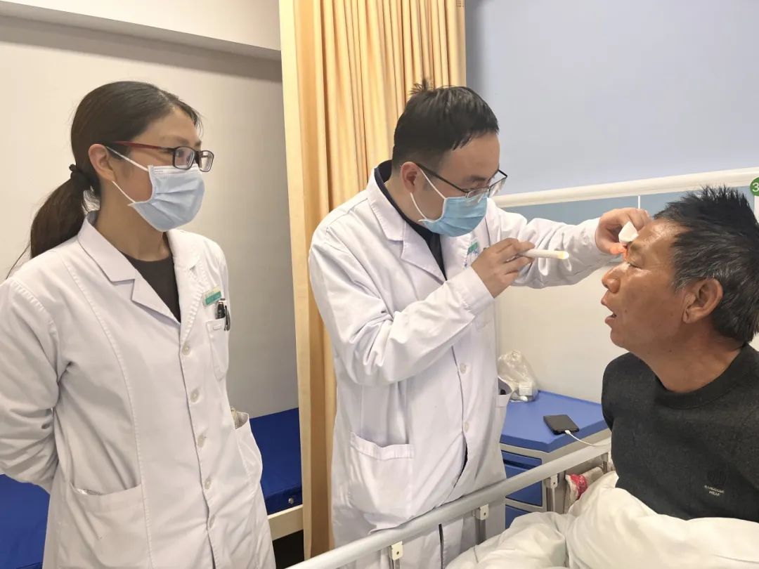14毫米釘子扎進眼，專家巧手取出來——南陽市眼科醫(yī)院成功救治被釘子扎傷眼的患者