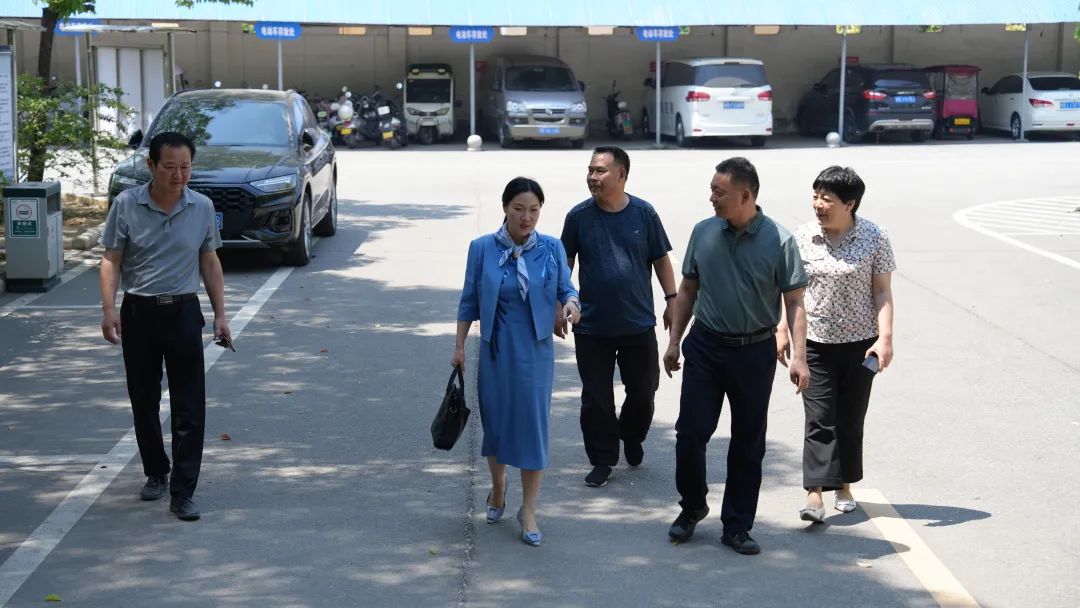 南陽市疾控局局長韋保娟一行蒞臨唐河縣疾控中心調(diào)研指導工作