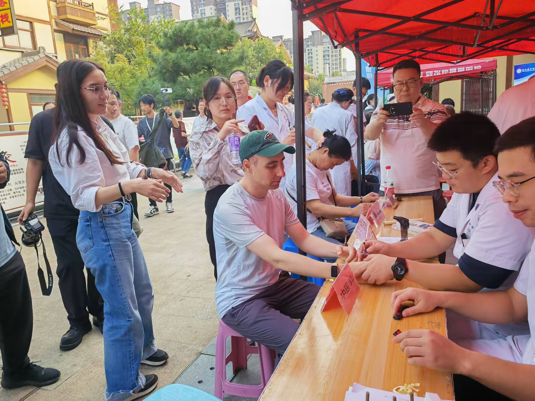 我市創(chuàng)新打造中醫(yī)藥健康旅游精品線(xiàn)路 <br>暢游南陽(yáng) 開(kāi)啟康養(yǎng)新旅程