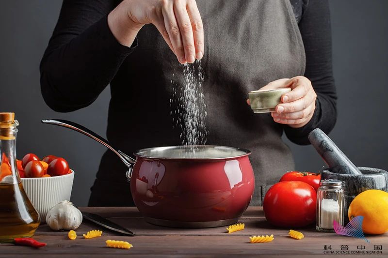 腐乳  是一種對人體有益的調味品  該吃還是可以吃的  但注意不要過量