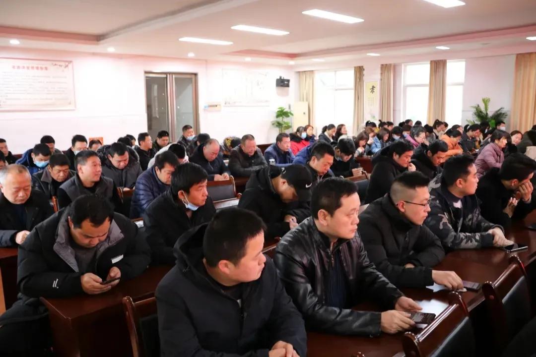 關(guān)山初度塵未洗，策馬揚(yáng)鞭再奮蹄——鄧州市疾控中心召開2021年工作會議