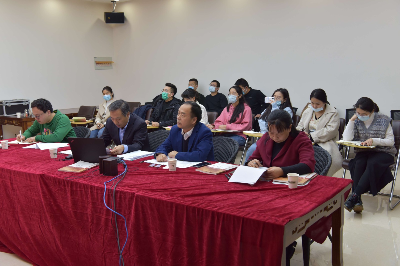 全國中醫(yī)藥行業(yè)高等教育“十四五”規(guī)劃教材《推拿手法學(xué)》編寫會(huì)在河南中醫(yī)藥大學(xué)召開