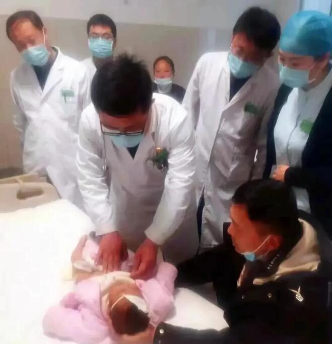 南陽醫(yī)專一附院多學(xué)科團隊成功拯救7kg先天性膽總管囊腫患兒