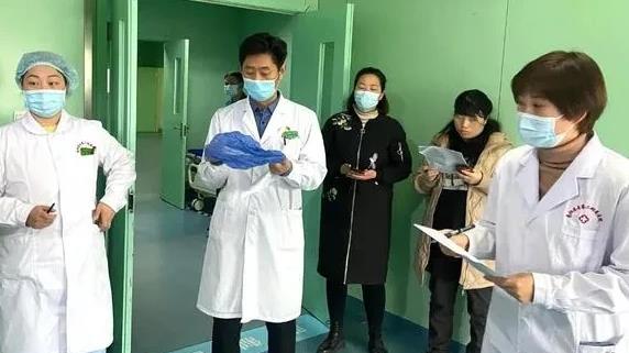 南陽醫(yī)專二附院開展患者突發(fā)呼吸、心跳驟停應急演練