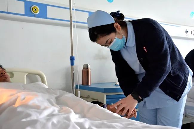 南陽宛誠醫(yī)院：致敬三八婦女節(jié)，她們用堅守與奉獻去綻放最美年華