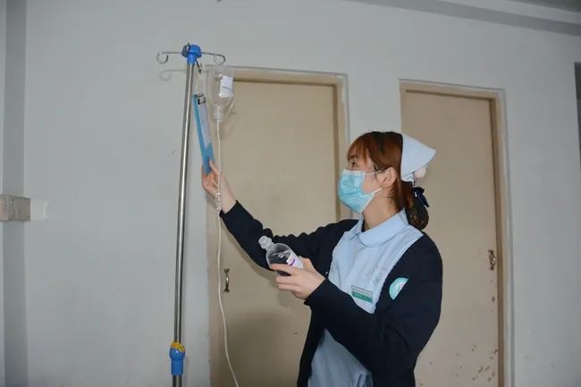 南陽宛誠醫(yī)院：致敬三八婦女節(jié)，她們用堅守與奉獻去綻放最美年華