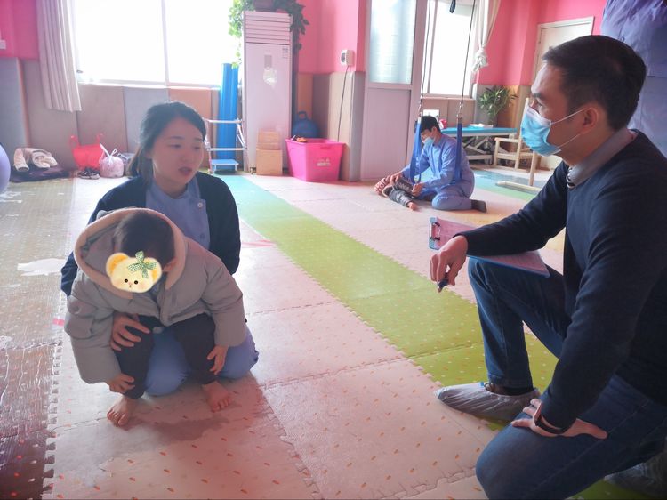 臺(tái)灣兒童康復(fù)專家蘇韋禎教授南陽(yáng)市中醫(yī)院技術(shù)培訓(xùn)指導(dǎo)圓滿結(jié)束！