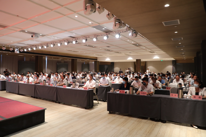 表彰先進 樹立標桿——南陽市慶祝2022年第五個“中國醫(yī)師節(jié)”表彰大會