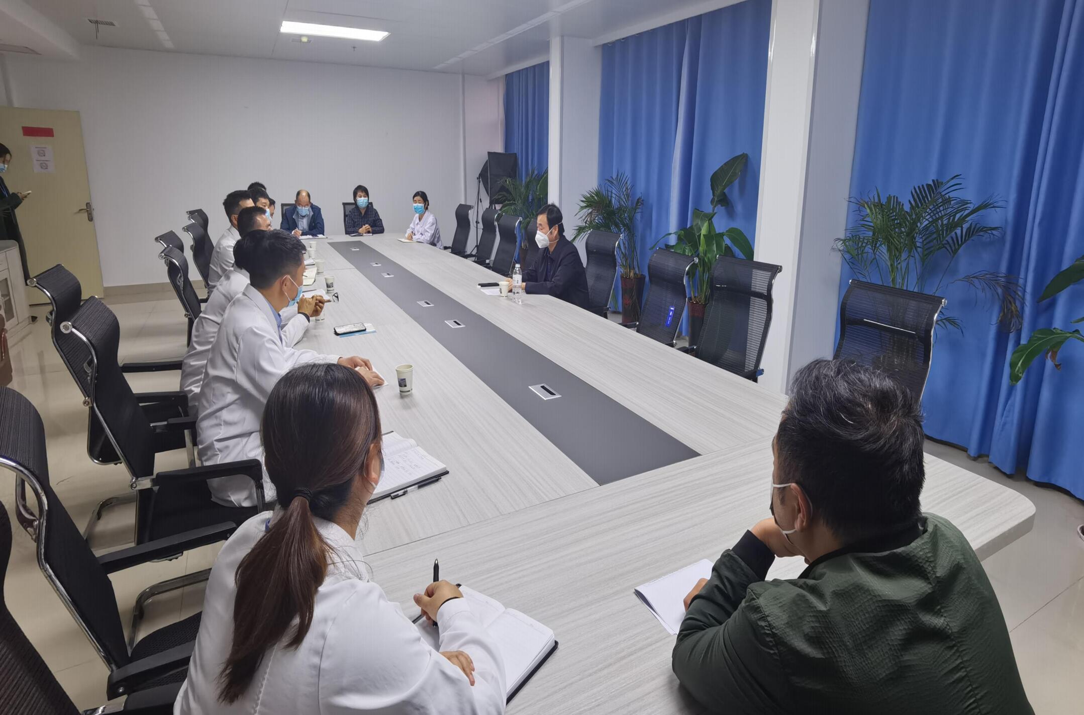 張保朝調(diào)研指導(dǎo)南陽市第四人民醫(yī)院工作