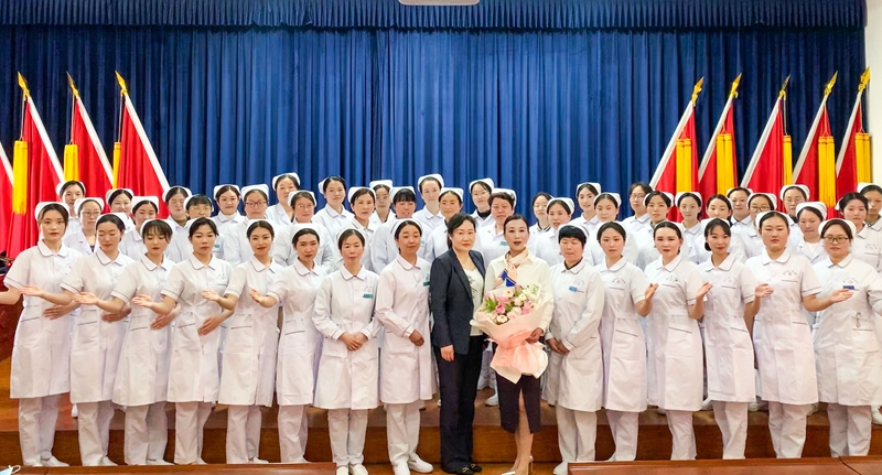內(nèi)強(qiáng)素質(zhì) 外樹(shù)形象 唐河縣人民醫(yī)院舉辦護(hù)理禮儀規(guī)范化培訓(xùn)會(huì)