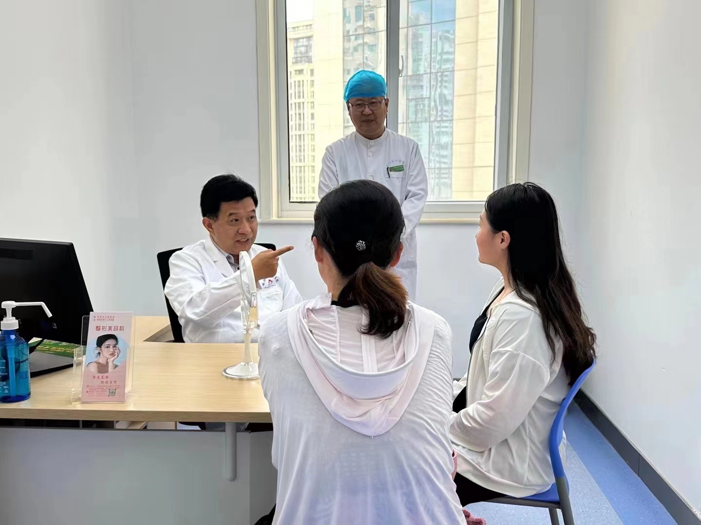 南陽市口腔醫(yī)院（南陽市第十人民醫(yī)院）：多措并舉緩解百姓“看病難 看病貴”