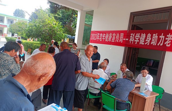 鎮(zhèn)平縣老莊鎮(zhèn)衛(wèi)生院開展2023年老年健康 宣傳周活動
