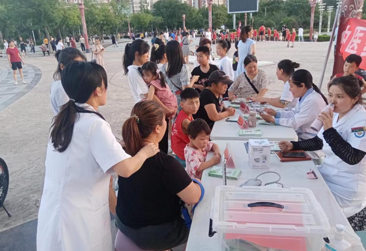 鄧州市婦幼保健院：持續(xù)開展“中醫(yī)藥文化夜市”活動(dòng)