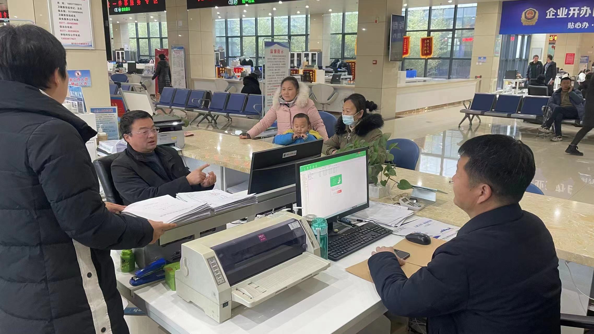 鎮(zhèn)平縣：堅持落實“三個一” 高效辦理一件事