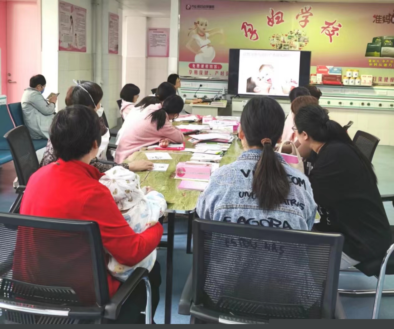 【孕婦學(xué)?！堪褠邸按被丶?，感受“布”一樣的孕期