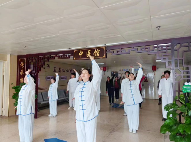 內(nèi)鄉(xiāng)衛(wèi)校黨支部開展“第36個愛國衛(wèi)生月暨燃燒卡路里，釋放健康活力”主題黨日系列活動