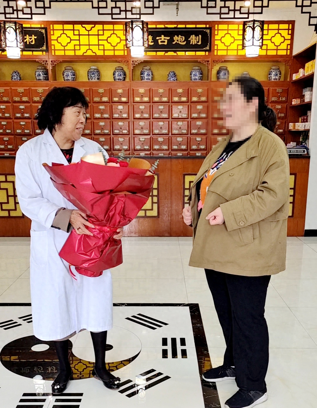 夢寐以求喜得子 手捧鮮花感恩情——發(fā)生在南陽禎華堂的故事