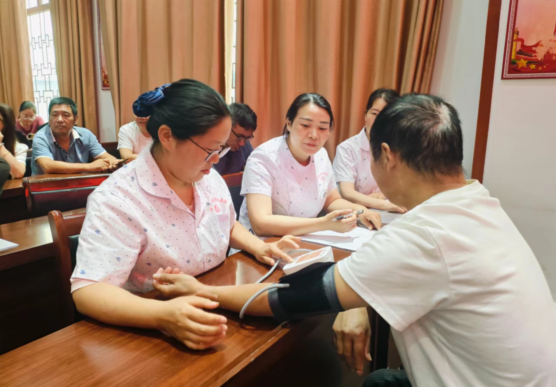 內(nèi)鄉(xiāng)縣婦幼保健院開展中醫(yī)師家庭簽約“四進”活動