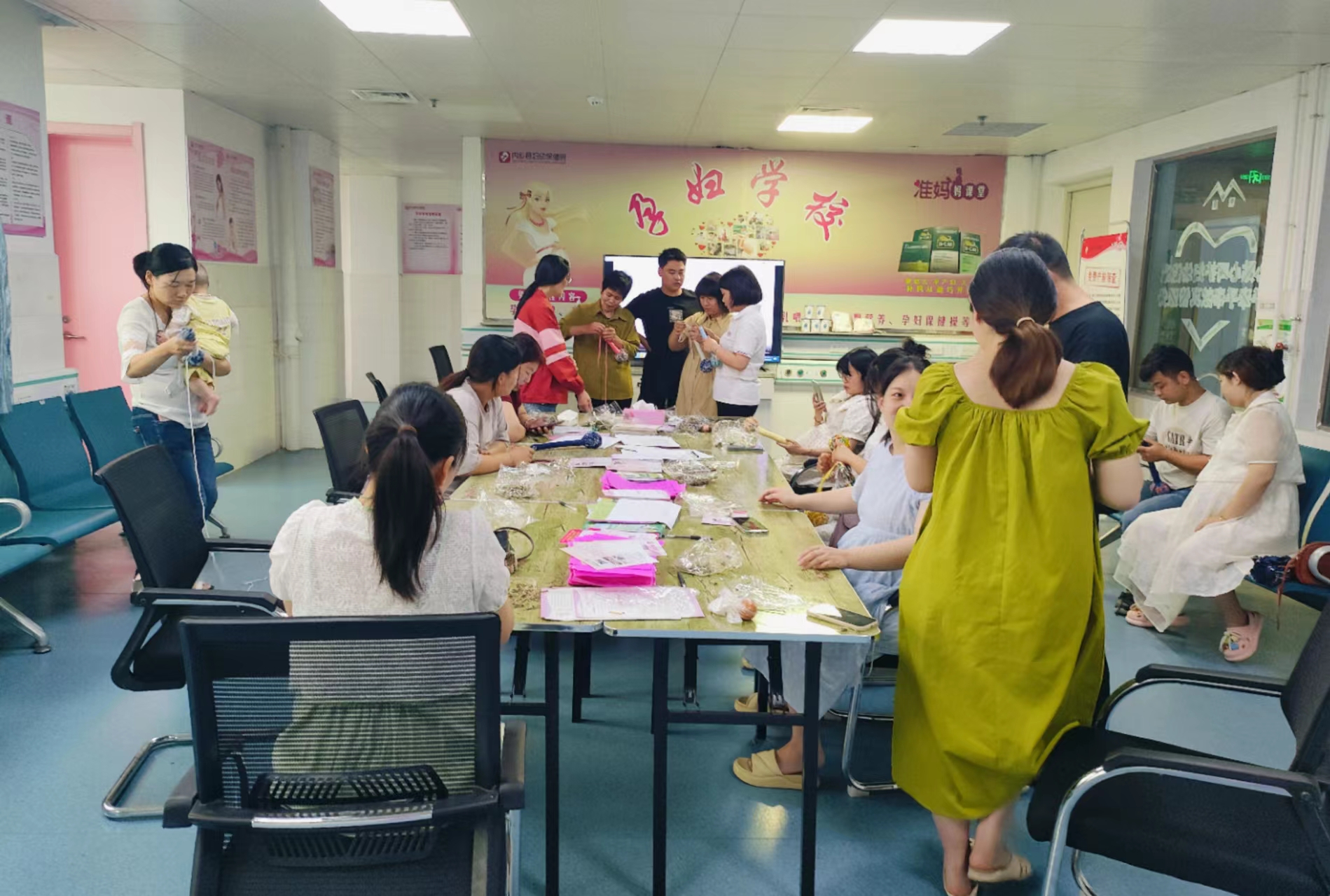 內(nèi)鄉(xiāng)縣婦幼保健院：DIY艾草養(yǎng)生錘，一起樂享孕期生活！