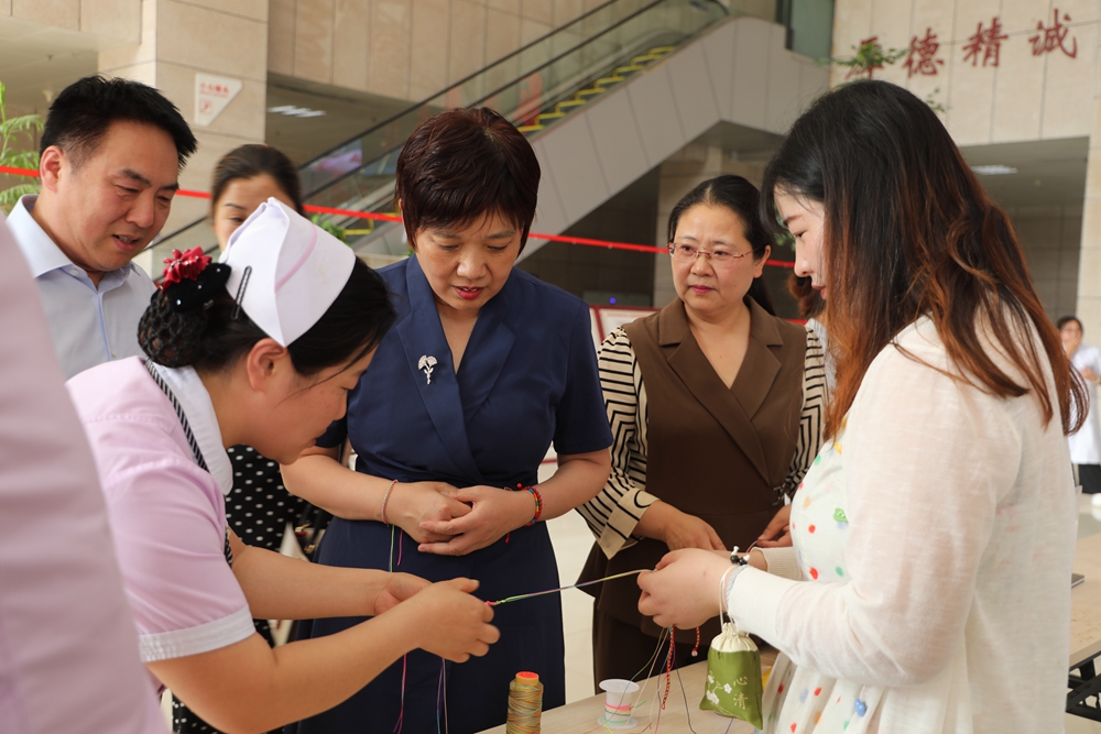 南陽醫(yī)專二附院舉行“濃情端午話傳承  歡樂共享暖人心”活動(dòng)
