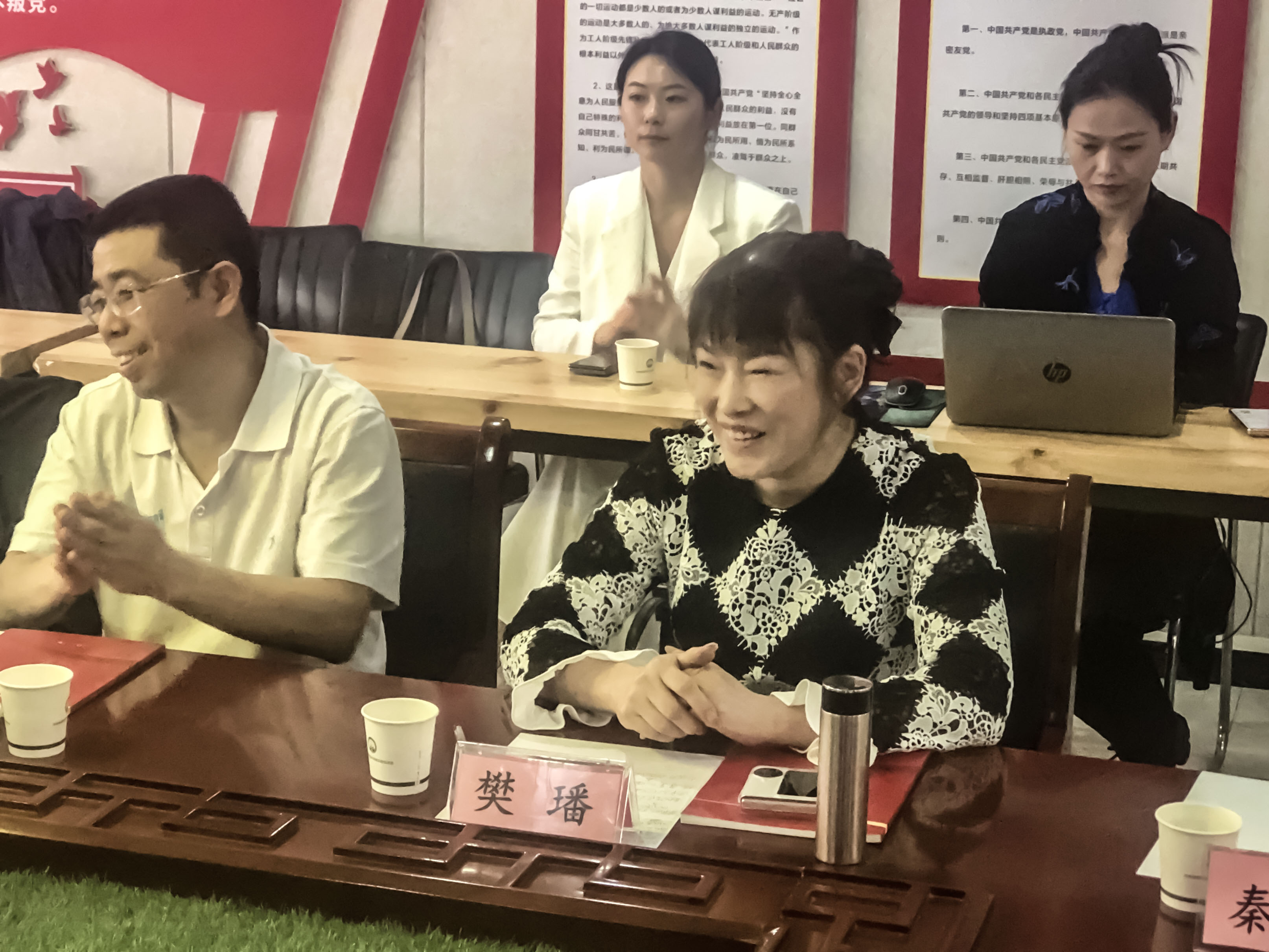 河南省國際醫(yī)促會第七屆換屆籌備會圓滿召開 ：樊成華和樊璠出席會議