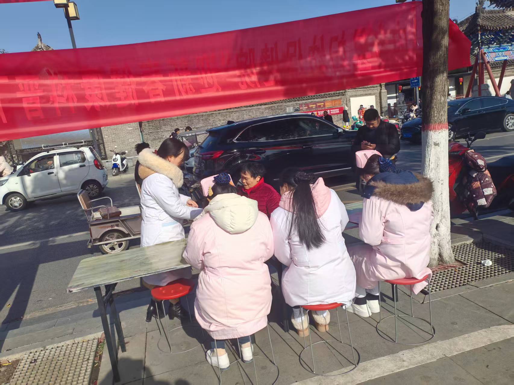 喜迎新春 健康守護(hù)：內(nèi)鄉(xiāng)縣婦幼保健院開(kāi)展新春宣傳義診活動(dòng)