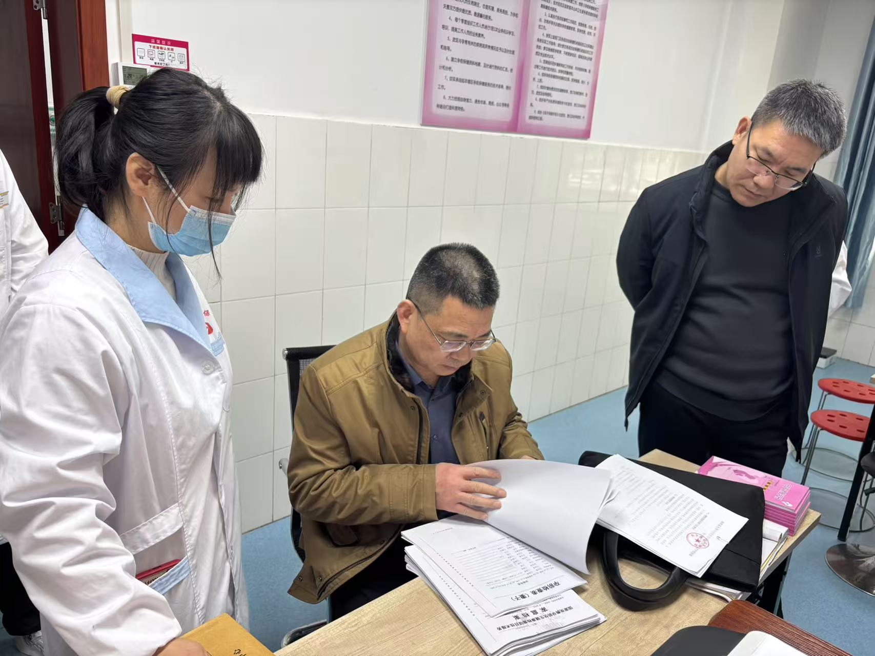 河南省婦幼健康項(xiàng)目專家組到內(nèi)鄉(xiāng)縣婦幼保健院開展婦幼健康相關(guān)項(xiàng)目現(xiàn)場(chǎng)質(zhì)控及績效評(píng)價(jià)復(fù)核工作