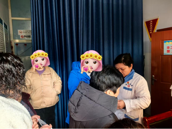 內(nèi)鄉(xiāng)縣夏館鎮(zhèn)衛(wèi)生院開展“她健康·家幸?！?三八婦女節(jié)關(guān)愛活動