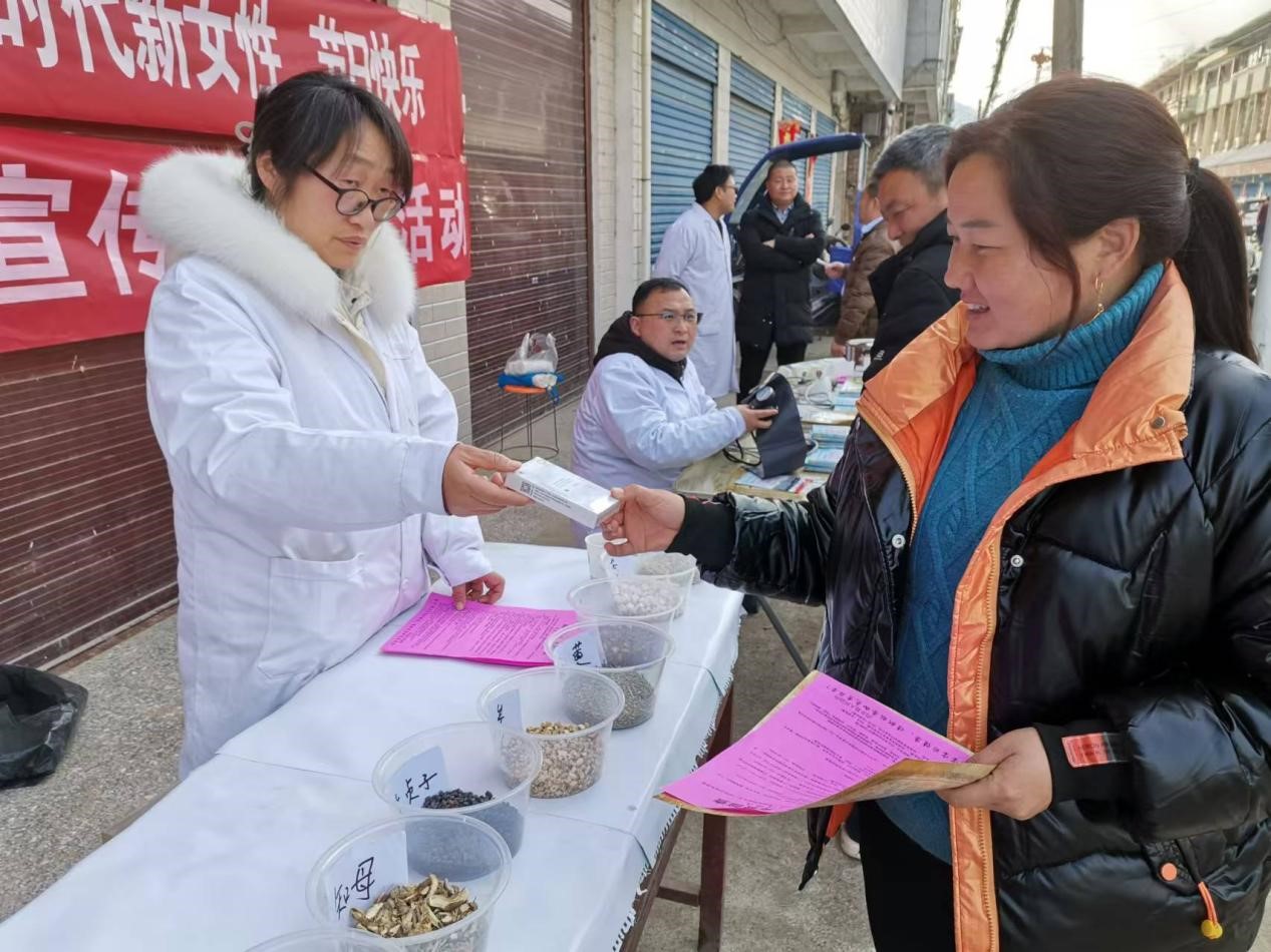 學(xué)習(xí)巾幗英杰，爭(zhēng)做時(shí)代新女性——內(nèi)鄉(xiāng)縣桃溪鎮(zhèn)衛(wèi)生院組織開展三八婦女節(jié)系列活動(dòng)
