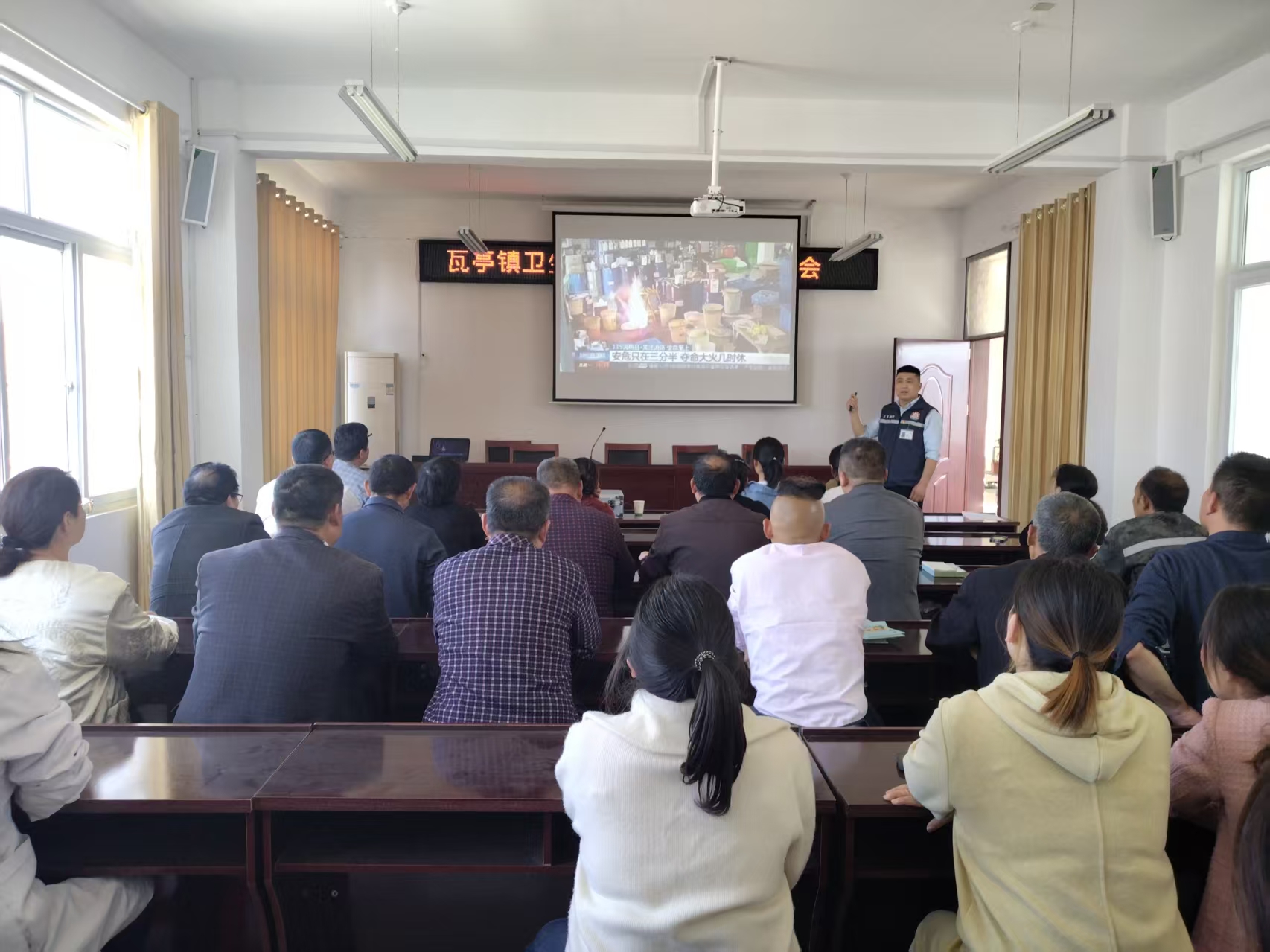 內(nèi)鄉(xiāng)縣瓦亭鎮(zhèn)衛(wèi)生院：消防科普在行動“防火處方”護(hù)平安