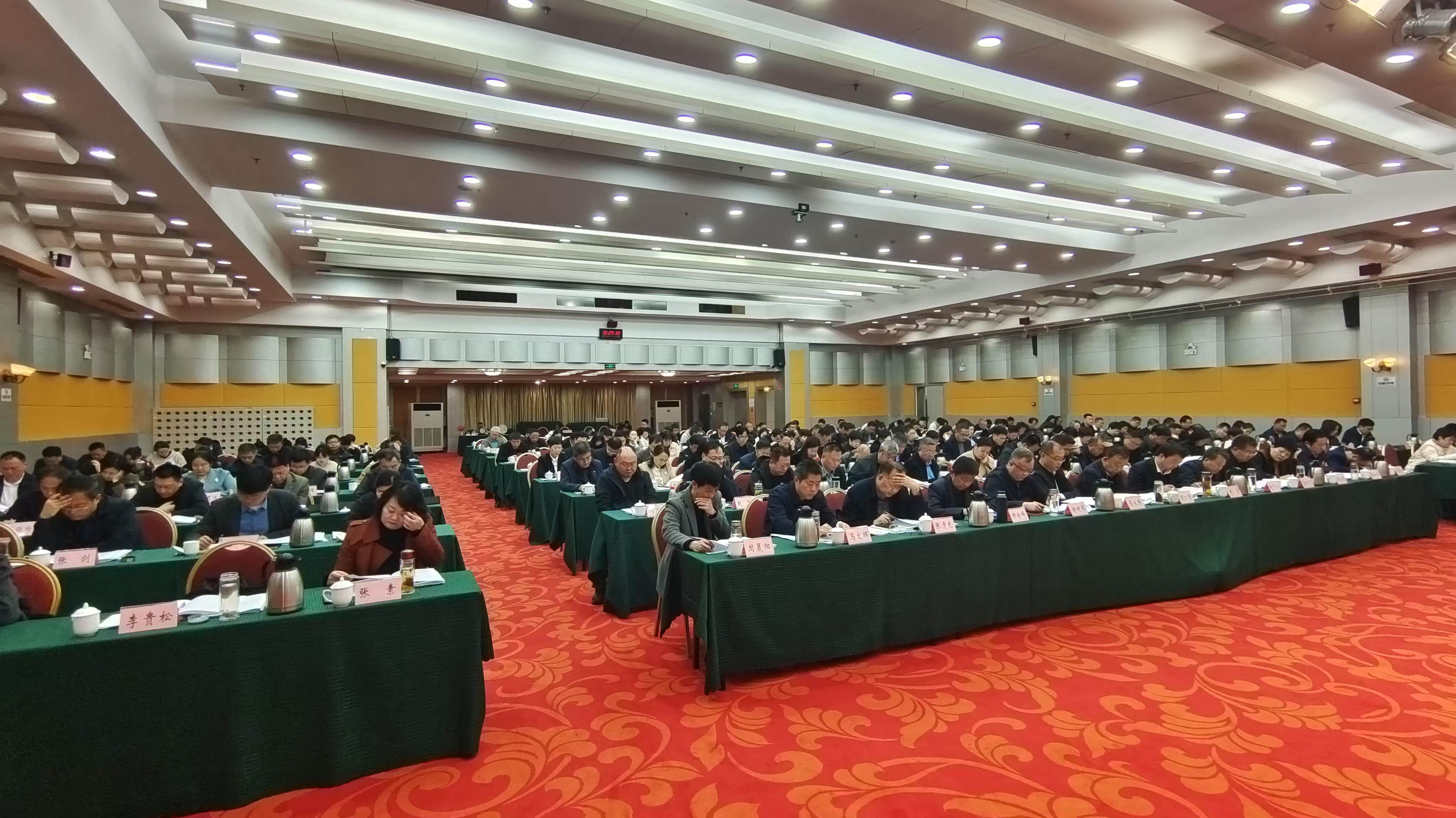 醫(yī)療衛(wèi)生能力快速提升 公共衛(wèi)生服務(wù)保障顯著提高——南陽(yáng)市召開(kāi)2025年全市衛(wèi)生健康體育工作會(huì)議