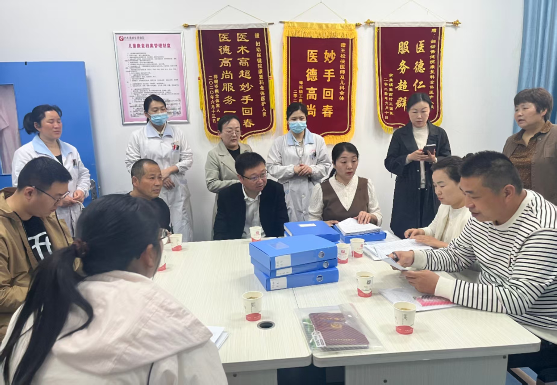 內(nèi)鄉(xiāng)縣殘疾人康復(fù)技術(shù)專家組蒞臨內(nèi)鄉(xiāng)縣婦幼保健院兒童康復(fù)科檢查指導(dǎo)工作