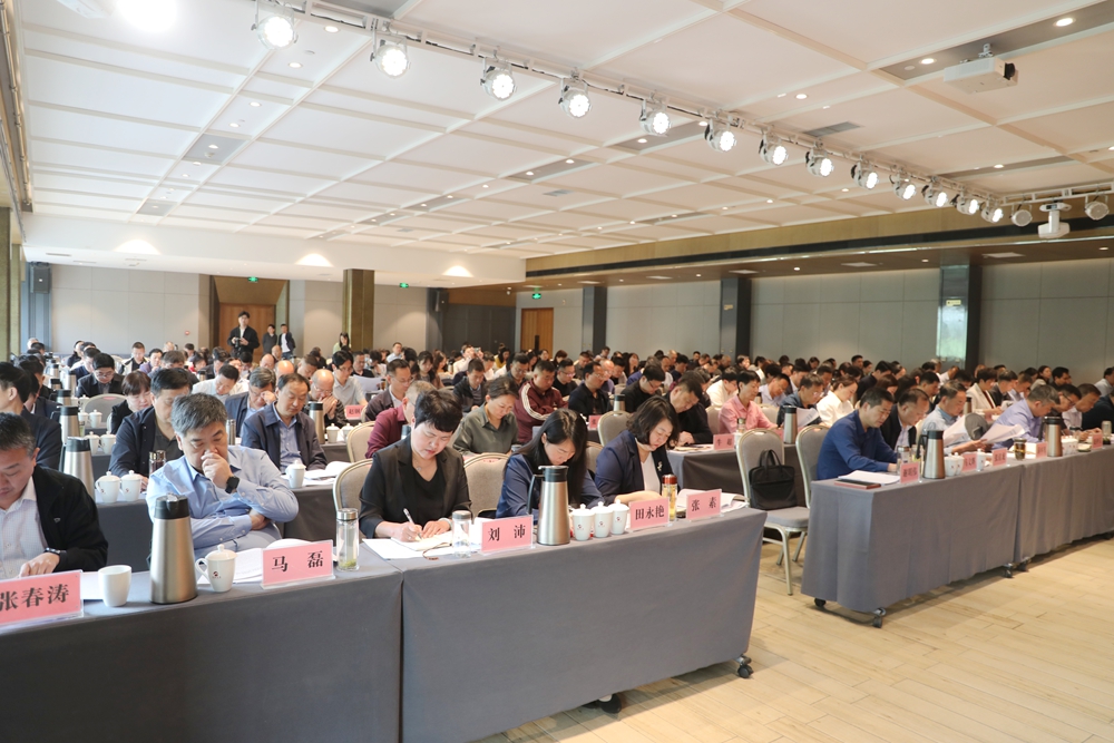 忠誠擔當　砥礪前行——南陽市召開２０２５年全市疾控、行政審批工作會議